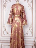 Caftan raffiné pour un mariage en rose vibrante