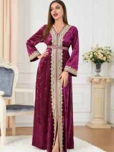 Caftan de mariage en teinte prune
