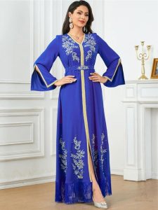 Caftan bleu royal aux détails luxueux
