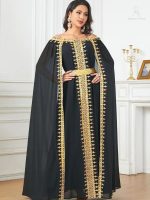 Vêtement traditionnel chic en tissu noir, style prestigieux