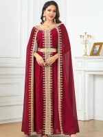 Robe caftan en rouge rubis, style chic et sophistiqué