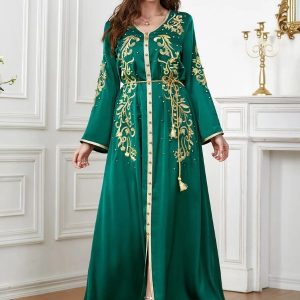 Variété de caftan vert émeraude, style chic et sophistiqué