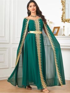 Caftan vert saphir avec des détails luxueux