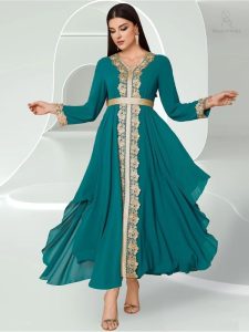 Caftan de mariage bleu, style majestueux et raffiné