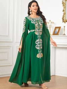 Modèle de caftan mariage chic en teinte émeraude