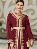 Caftan élégant en grenat pour cérémonie nuptiale