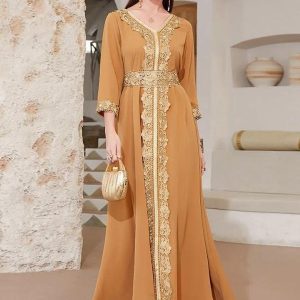 Caftan mariage or avec motifs raffinés