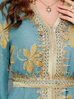Caftan de mariage avec une coupe fluide et légère