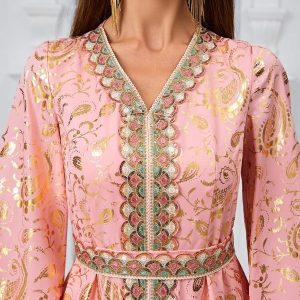 Caftan Rose Royal pour une cérémonie nuptiale chic