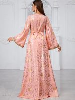 Caftan de mariage rose, idéal pour les festivités nuptiales