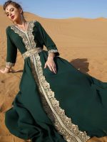 Modèle de caftan vert émeraude pour mariage