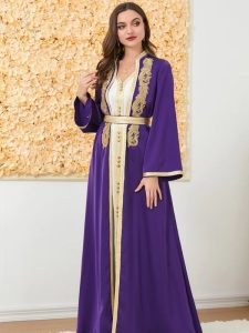 Caftan Violet Amira avec des détails raffinés