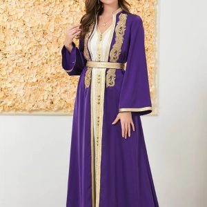 Caftan Violet Amira avec des détails raffinés