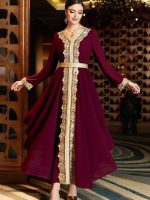 Caftan chic en teinte violet pour occasions spéciales
