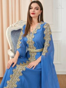 Caftan marocain bleu, coupe moderne et chic