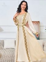 Design marocain unique du caftan El Qasr