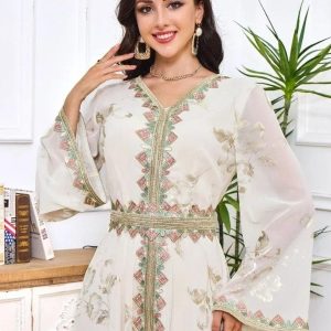 Caftan ivoire élégant pour une allure raffinée