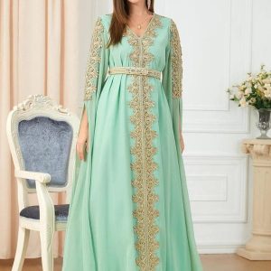 Caftan marocain Émeraude en tissu riche et coloré