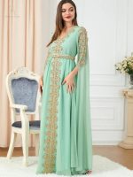 Caftan marocain aux finitions soignées et élégantes