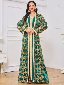 Caftan chic en teinte émeraude, artisanat marocain