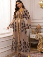 Design unique de caftan marocain avec feuilles d'argan