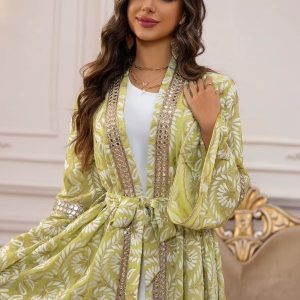 Robe traditionnelle marocaine avec motifs inspirés d'Essaouira