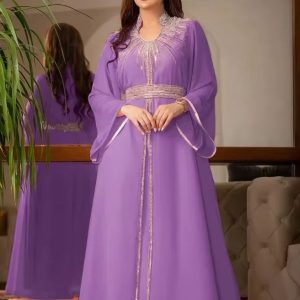 Caftan marocain Lila El Fassi avec motifs raffinés