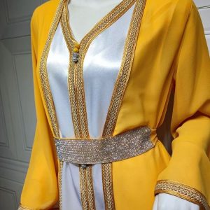 Caftan traditionnel marocain avec élégance unique