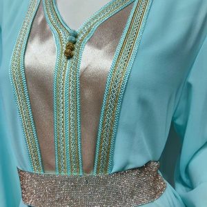 Caftan marocain en menthe, style raffiné