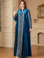 Caftan marocain bleu pour cérémonie nuptiale