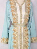 Élégant caftan marocain pour cérémonies nuptiales