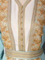 Vêtement de mariage marocain en perles d'azur