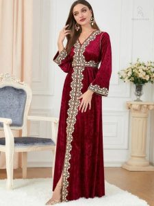 Design élégant du caftan Rubis Impérial