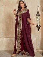 Caftan de mariage chic en tissu bordeaux