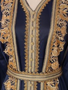 Caftan bleu royal, style contemporain marocain