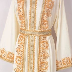 Modèle moderne de caftan ivoire élégant