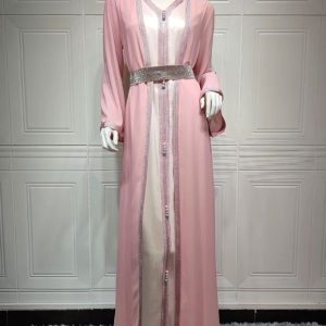 Caftan marocain rose nacarat élégant pour occasions spéciales