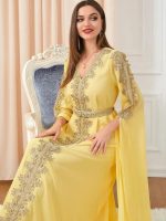 Caftan Soleil Doré avec motifs raffinés