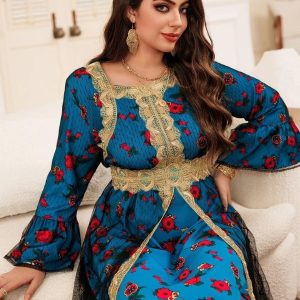 Vêtement féminin élégant avec motifs floraux