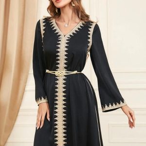 Caftan femme élégant en teinte ébène