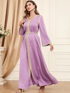 Modèle luxueux de caftan oriental féminin