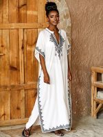 Mode féminine : djellaba blanche classique pour toutes occasions