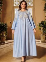 Djellaba bleu ciel avec détails dorés