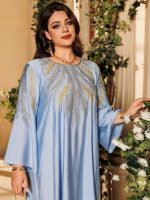 Vêtement traditionnel arabe bleu ciel