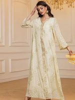 Djellaba traditionnelle avec perles dorées