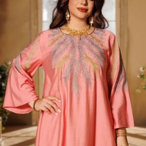 Djellaba d'inspiration dubai, coloris corail doux