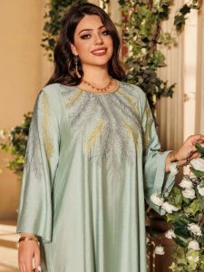 Djellaba Dubai avec accents dorés, style raffiné