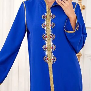 Vêtement traditionnel féminin en bleu éclatant