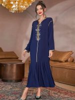 Vêtement traditionnel féminin bleu nuit