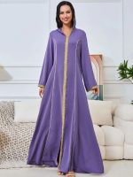 Vêtement traditionnel féminin couleur lavande